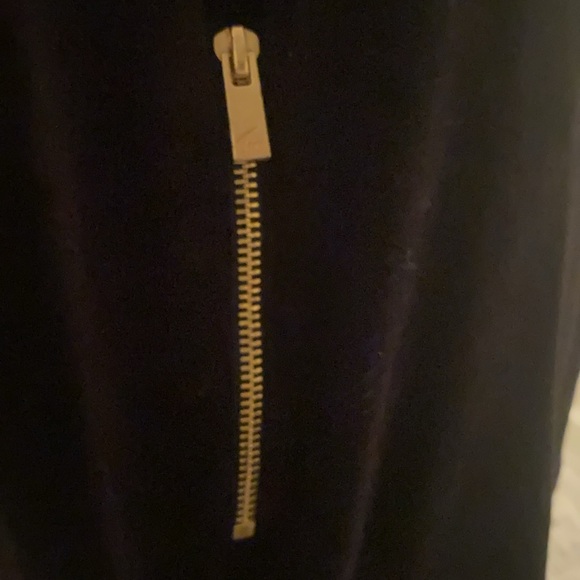 VINCE CAMUTO.  HOODIR  Large. So comfy. Great hardware 🎩 - Picture 11 of 11